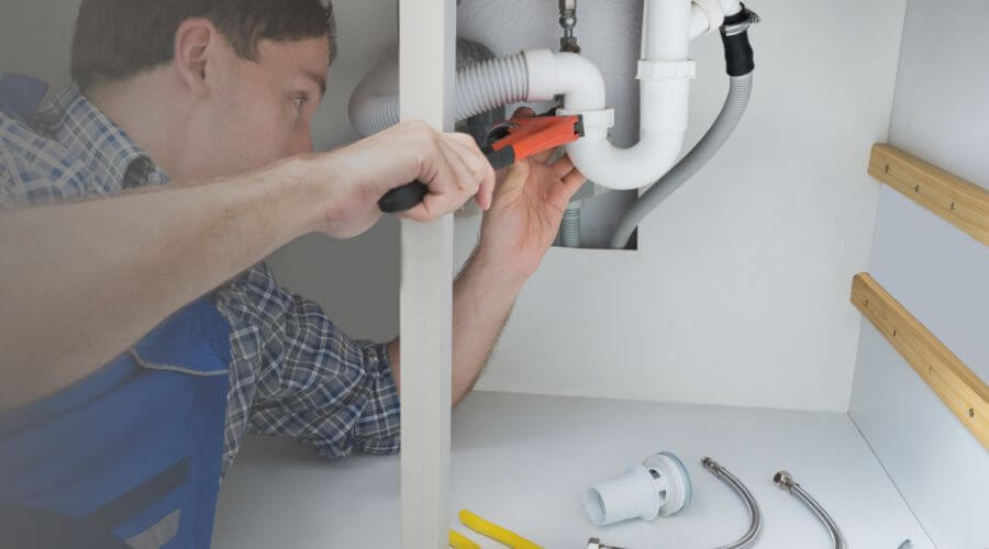 Local tankless water heater installation in Windom, MN